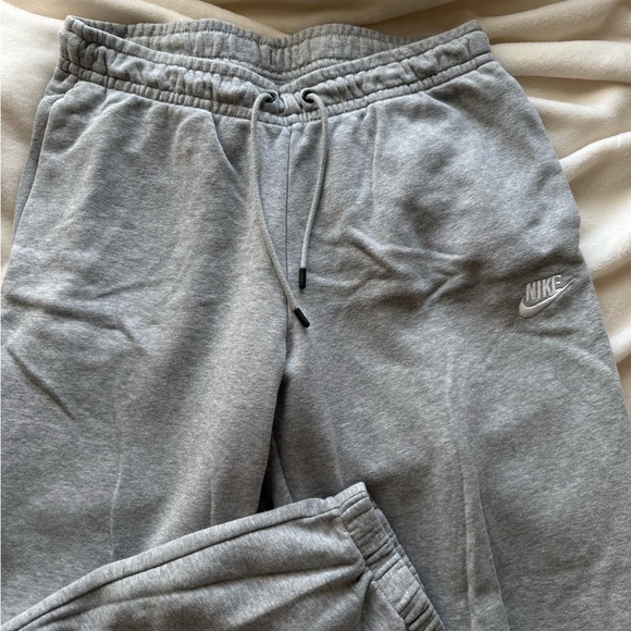 nike gray sweatpants - Picture 2 of 2